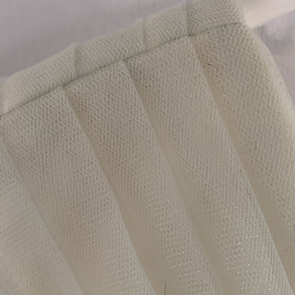 Minuet light green pleated organza dress with beaded waistband Size Large - Picture 3 of 11